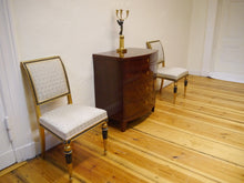 Lade das Bild in den Galerie-Viewer, Biedermeier Kommode Mahagoni gebaucht Intarsien selten um 1820 restauriert