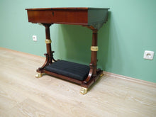 Lade das Bild in den Galerie-Viewer, Biedermeier Empire Nähtisch Mahagoni blattvergoldet um 1820 restauriert