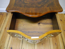 Lade das Bild in den Galerie-Viewer, Barock Kommode Dresdner Barock Nussbaum Wurzelholz um 1870 restauriert