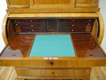 Lade das Bild in den Galerie-Viewer, Empire Biedermeier Sekretär Esche mit Mahagoni Kabinett um 1820 restauriert