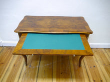 Lade das Bild in den Galerie-Viewer, Schreibtisch Dresdner Barock Nussbaum Wurzelfurnier um 1860 restauriert