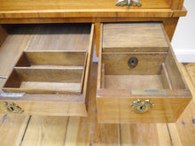 Lade das Bild in den Galerie-Viewer, Biedermeier Sekretär Rosenholz auf Eiche furniert Schellack poliert um 1800