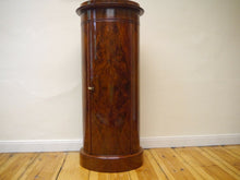 Lade das Bild in den Galerie-Viewer, Empire Biedermeier Pfeiler Tonnen Schrank Säule Podest Regal Mahagoni 1820