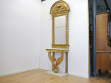 Lade das Bild in den Galerie-Viewer, Empire Biedermeier Spiegel mit Adler Konsole vergoldet original um 1810

