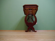 Lade das Bild in den Galerie-Viewer, Biedermeier Doppel Lyra Nähtisch Mahagoni um 1820 restauriert
