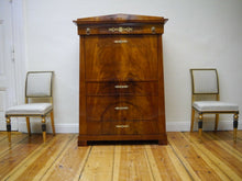 Lade das Bild in den Galerie-Viewer, Konischer Biedermeier Sekretär Mahagoni mit Schinkeldach um1815 Top restauriert