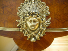 Lade das Bild in den Galerie-Viewer, Bureau Plat Schreibtisch Sekretär Figuren Bronze Rosenholz 1900 restauriert