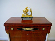 Lade das Bild in den Galerie-Viewer, Empire Biedermeier Säulen Kommode mit Schreibfach Mahagoni um 1815 Signatur