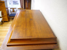 Lade das Bild in den Galerie-Viewer, Gründerzeit Kabinett Schrank Stollenschrank Stollenkabinett Nussbaum um 1880