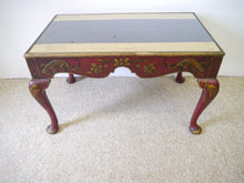 Lade das Bild in den Galerie-Viewer, Tisch Asien wohl China bemalt um 1800