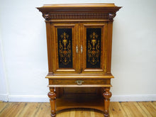 Lade das Bild in den Galerie-Viewer, Gründerzeit Kabinett Schrank Stollenschrank Stollenkabinett Nussbaum um 1880