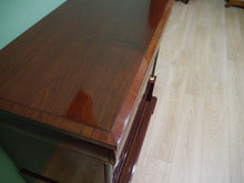 Lade das Bild in den Galerie-Viewer, Empire Biedermeier Säulen Kommode Mahagoni um 1820 frisch restauriert