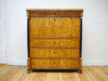 Lade das Bild in den Galerie-Viewer, Biedermeier Sekretär Vollsäulen Birke geflammt Sägefurnier um 1820 restauriert