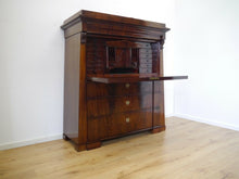 Lade das Bild in den Galerie-Viewer, Konischer Biedermeier Sekretär Mahagoni mit Schinkeldach um1820 Geheimfächer