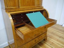 Lade das Bild in den Galerie-Viewer, Empire Biedermeier Sekretär Esche mit Mahagoni Kabinett um 1820 restauriert
