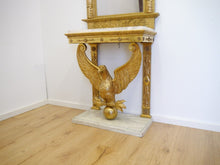 Lade das Bild in den Galerie-Viewer, Empire Biedermeier Spiegel mit Adler Konsole vergoldet original um 1810