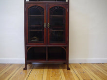 Lade das Bild in den Galerie-Viewer, Jugendstil Mahagoni Vertiko Bücherschrank Vitrine Schrank geschnitzt um 1900