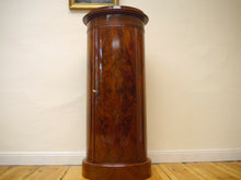 Lade das Bild in den Galerie-Viewer, Empire Biedermeier Pfeiler Tonnen Schrank Säule Podest Regal Mahagoni 1820