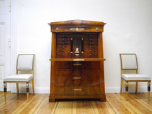 Lade das Bild in den Galerie-Viewer, Konischer Biedermeier Sekretär Mahagoni mit Schinkeldach um1815 Top restauriert