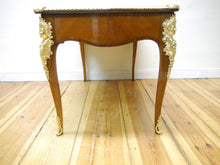 Lade das Bild in den Galerie-Viewer, Barock Rokoko Schreibtisch Sekretär Figuren Rosenholz 1900 restauriert