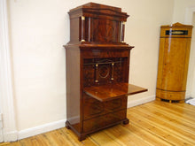 Lade das Bild in den Galerie-Viewer, Biedermeier Sekretär Mahagoni mit Aufsatz signiert in Hamburg 1826 restauriert