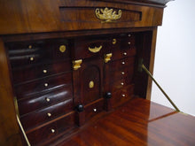 Lade das Bild in den Galerie-Viewer, Konischer Biedermeier Sekretär Mahagoni mit Schinkeldach um1815 Originalzustand