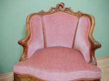 Lade das Bild in den Galerie-Viewer, 2 Bergeren Rokoko Armlehnen Stühle Sessel Nussbaum massiv Schellack um 1860