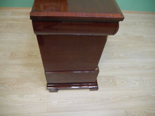 Lade das Bild in den Galerie-Viewer, Empire Biedermeier Säulen Kommode Mahagoni um 1820 frisch restauriert
