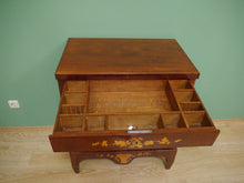 Lade das Bild in den Galerie-Viewer, Empire Biedermeier Kommode Mahagoni figürliche Intarsien poliert um 1810