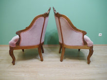 Lade das Bild in den Galerie-Viewer, 2 Bergeren Rokoko Armlehnen Stühle Sessel Nussbaum massiv Schellack um 1860