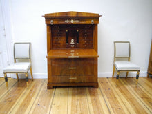 Lade das Bild in den Galerie-Viewer, Konischer Biedermeier Sekretär Mahagoni mit Schinkeldach um1815 Top restauriert