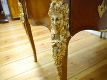 Lade das Bild in den Galerie-Viewer, Barock Rokoko Schreibtisch Sekretär Figuren Rosenholz 1900 restauriert