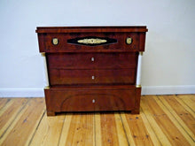 Lade das Bild in den Galerie-Viewer, Empire Biedermeier Säulen Kommode mit Schreibfach Mahagoni um 1815 Signatur