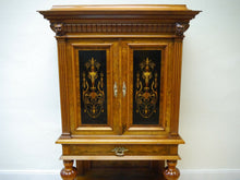 Lade das Bild in den Galerie-Viewer, Gründerzeit Kabinett Schrank Stollenschrank Stollenkabinett Nussbaum um 1880