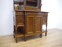 Lade das Bild in den Galerie-Viewer, Jugendstil Bücherschrank Vitrine Regal Mahagoni um 1900 Hoflieferant signiert