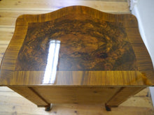 Lade das Bild in den Galerie-Viewer, Barock Kommode Dresdner Barock Nussbaum Wurzelholz um 1870 restauriert