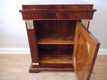 Lade das Bild in den Galerie-Viewer, Empire Biedermeier Kommode Schrank Halbschrank Mahagoni um 1815 restauriert