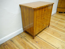 Lade das Bild in den Galerie-Viewer, Biedermeier Kommode Kirschbaum um 1825 restauriert Schellack handpoliert