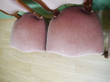 Lade das Bild in den Galerie-Viewer, 4 Rokoko Stühle Nussbaum massiv geschnitzt Schellack um 1860