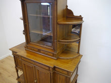 Lade das Bild in den Galerie-Viewer, Jugendstil Bücherschrank Vitrine Regal Mahagoni um 1900 Hoflieferant signiert