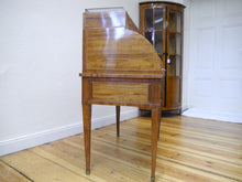 Lade das Bild in den Galerie-Viewer, Biedermeier Sekretär Rosenholz auf Eiche furniert Schellack poliert um 1800
