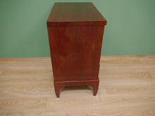 Lade das Bild in den Galerie-Viewer, Empire Biedermeier Kommode Mahagoni figürliche Intarsien poliert um 1810