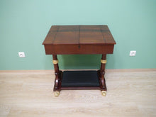 Lade das Bild in den Galerie-Viewer, Biedermeier Empire Nähtisch Mahagoni blattvergoldet um 1820 restauriert