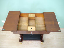 Lade das Bild in den Galerie-Viewer, Biedermeier Empire Nähtisch Mahagoni blattvergoldet um 1820 restauriert