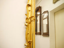 Lade das Bild in den Galerie-Viewer, Barock Rokoko Spiegel Original Vergoldung mit Konsole gefertigt um 1860