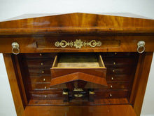 Lade das Bild in den Galerie-Viewer, Konischer Biedermeier Sekretär Mahagoni mit Schinkeldach um1815 Top restauriert