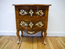 Lade das Bild in den Galerie-Viewer, Barock Kommode Dresdner Barock Nussbaum Wurzelholz um 1870 restauriert