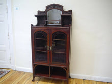 Lade das Bild in den Galerie-Viewer, Jugendstil  Mahagoni Vertiko Bücherschrank Vitrine Schrank geschnitzt um 1900
