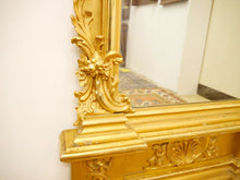 Lade das Bild in den Galerie-Viewer, Barock Rokoko Spiegel Original Vergoldung mit Konsole gefertigt um 1860
