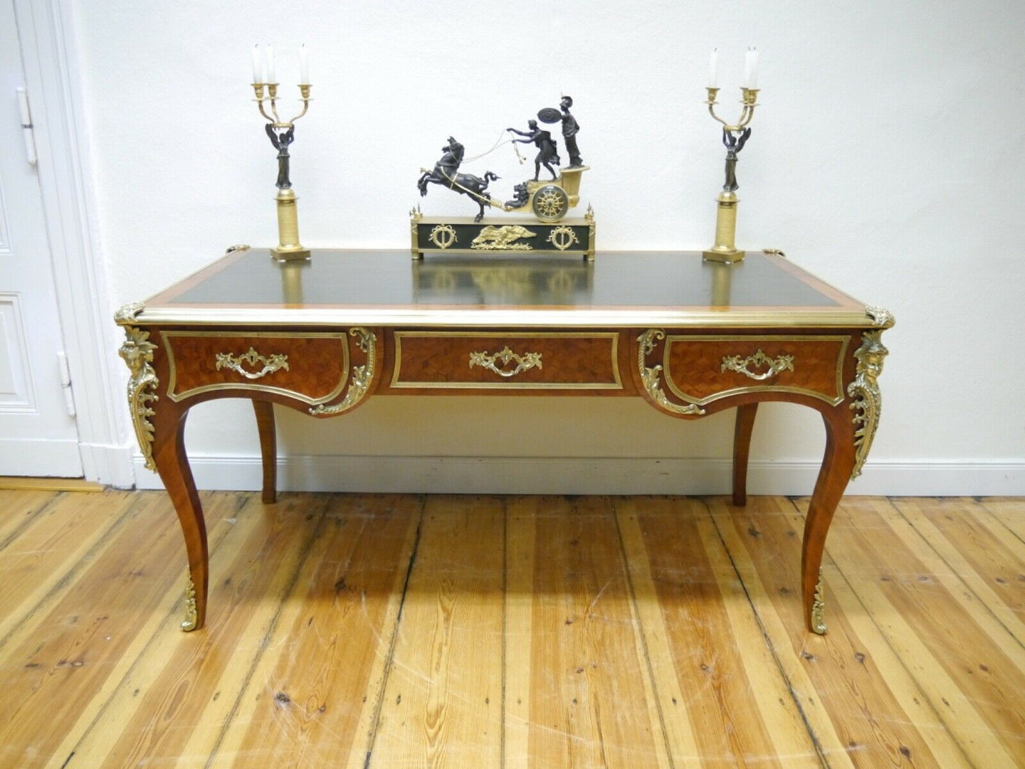 Bureau Plat Schreibtisch Sekretär  Figuren Bronze  Rosenholz 1900 restauriert